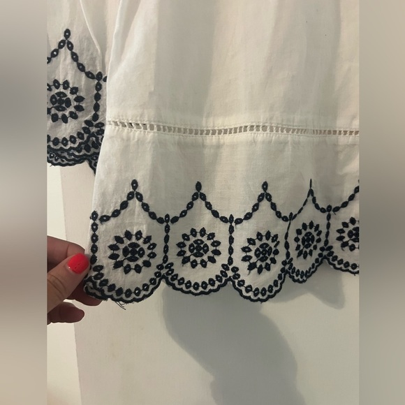 GAP White Ruffled Blouse with navy blue Embellishments size L (S110) - Picture 3 of 8